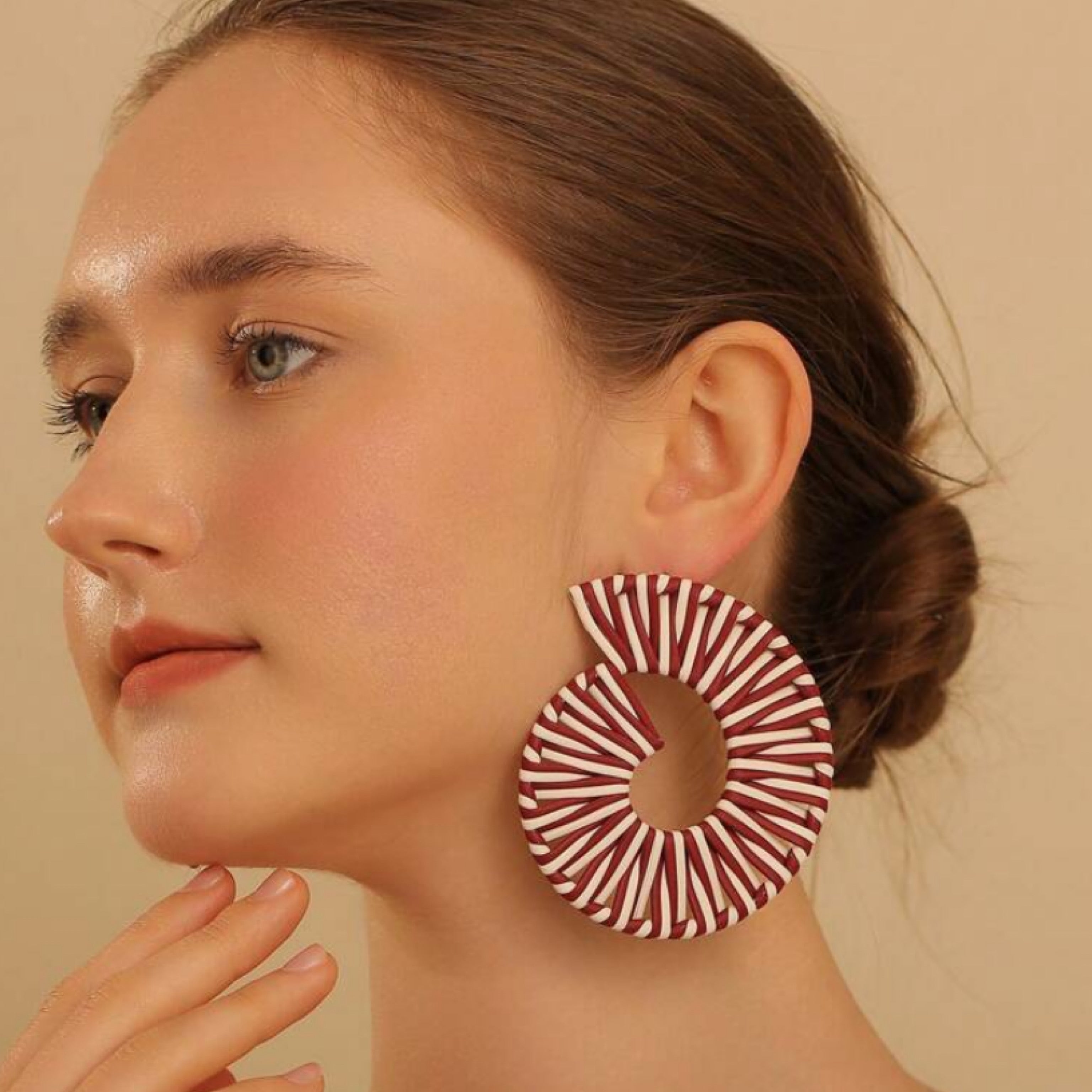 Red & white snail style